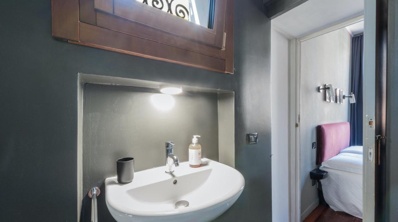 Stylish Renovated In The Heart Of The City Appartement